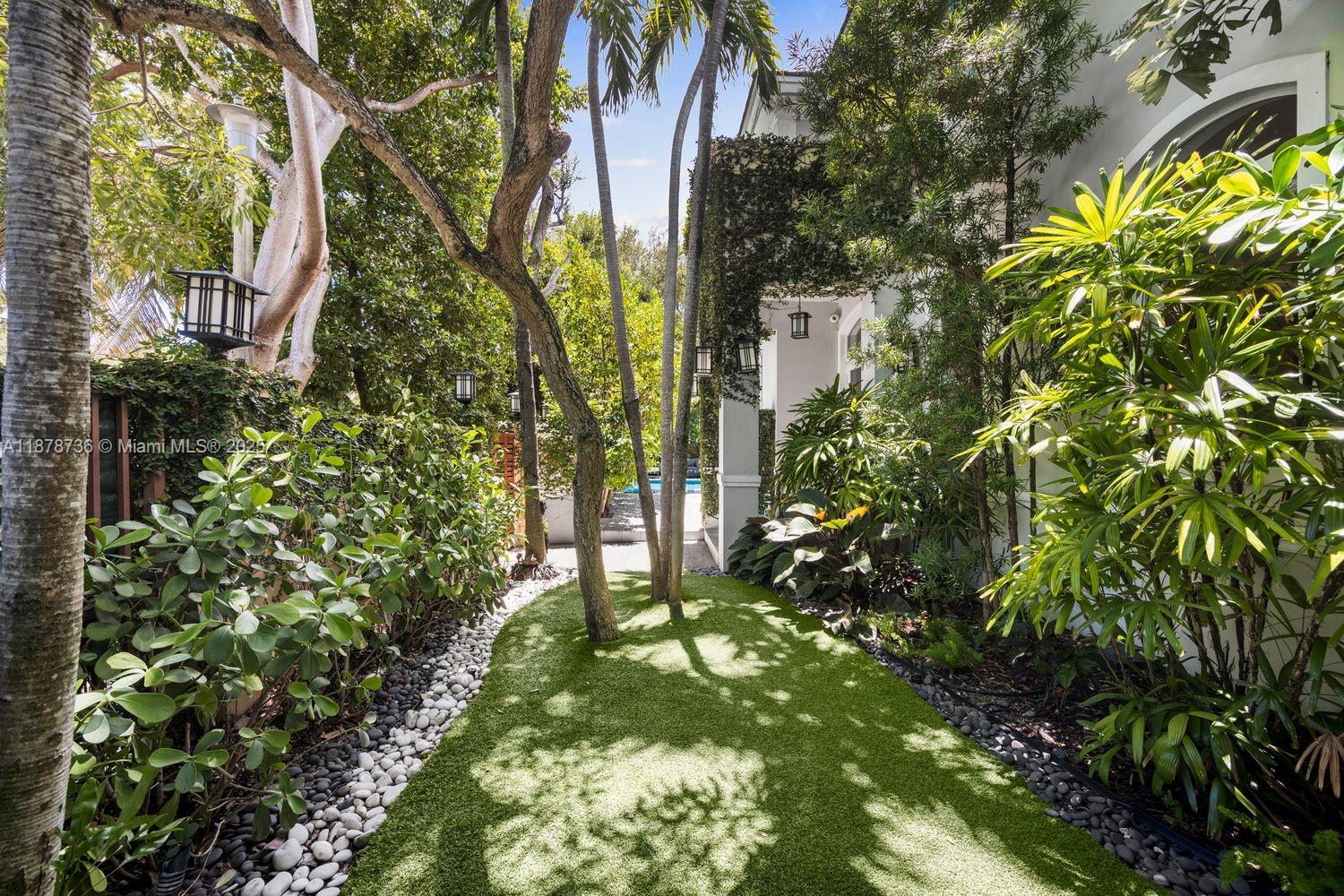 CRYSTAL BLUFF - Residential