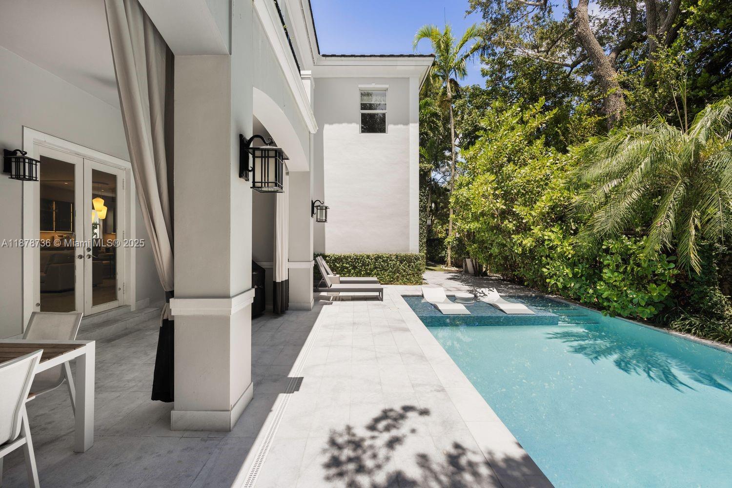 CRYSTAL BLUFF - Residential