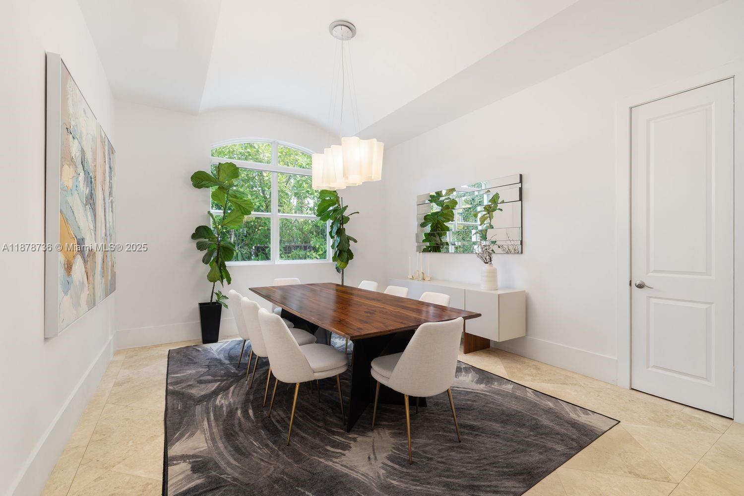 CRYSTAL BLUFF - Residential