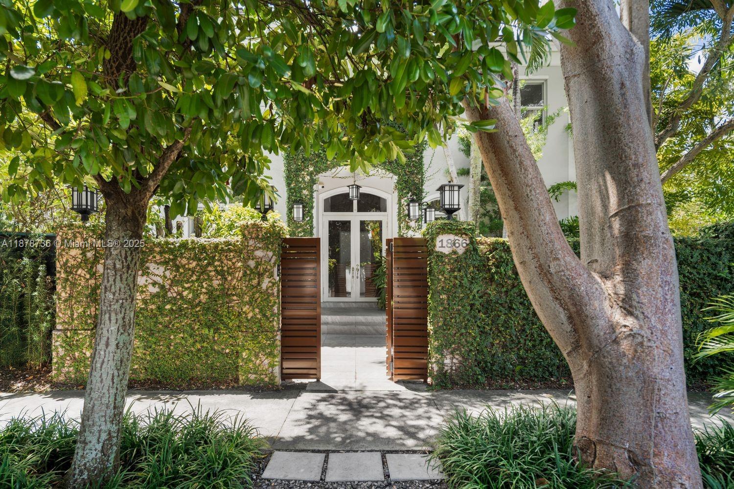 CRYSTAL BLUFF - Residential