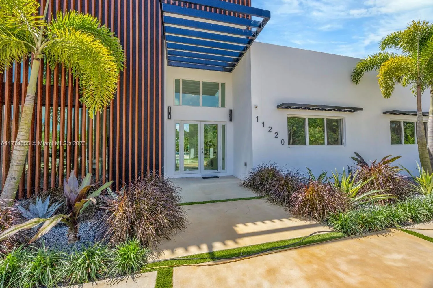 Miami, Florida 33176, United States, 4 Bedrooms Bedrooms, ,5 BathroomsBathrooms,Residential,Active,104475