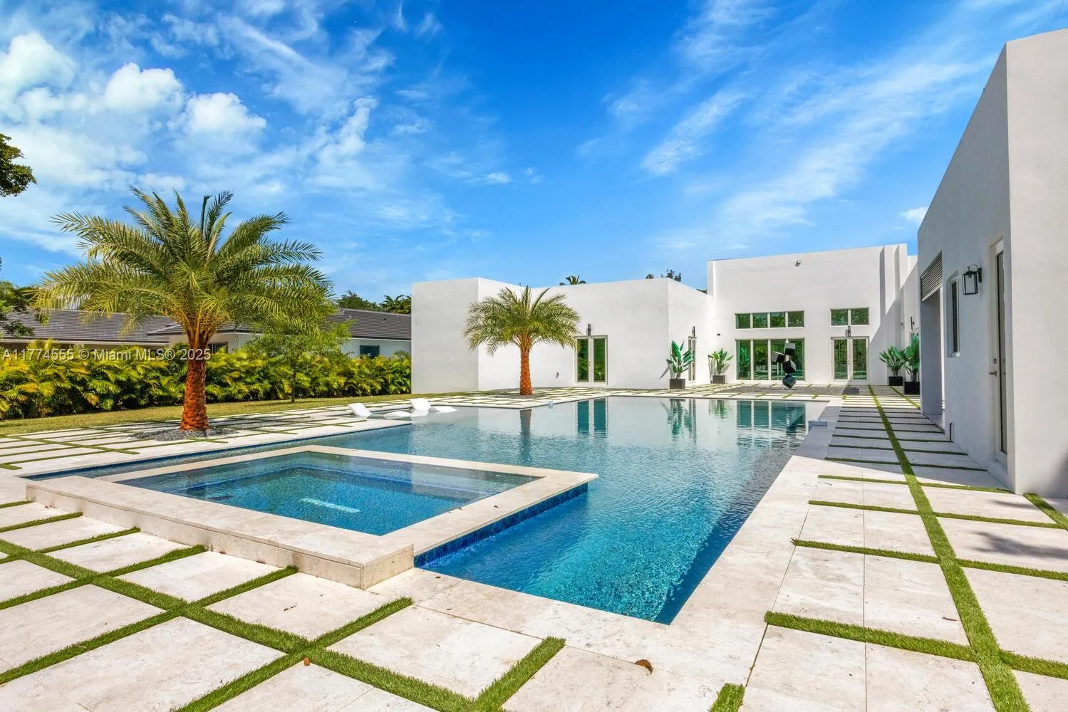 Miami, Florida 33176, United States, 4 Bedrooms Bedrooms, ,5 BathroomsBathrooms,Residential,Active,104475