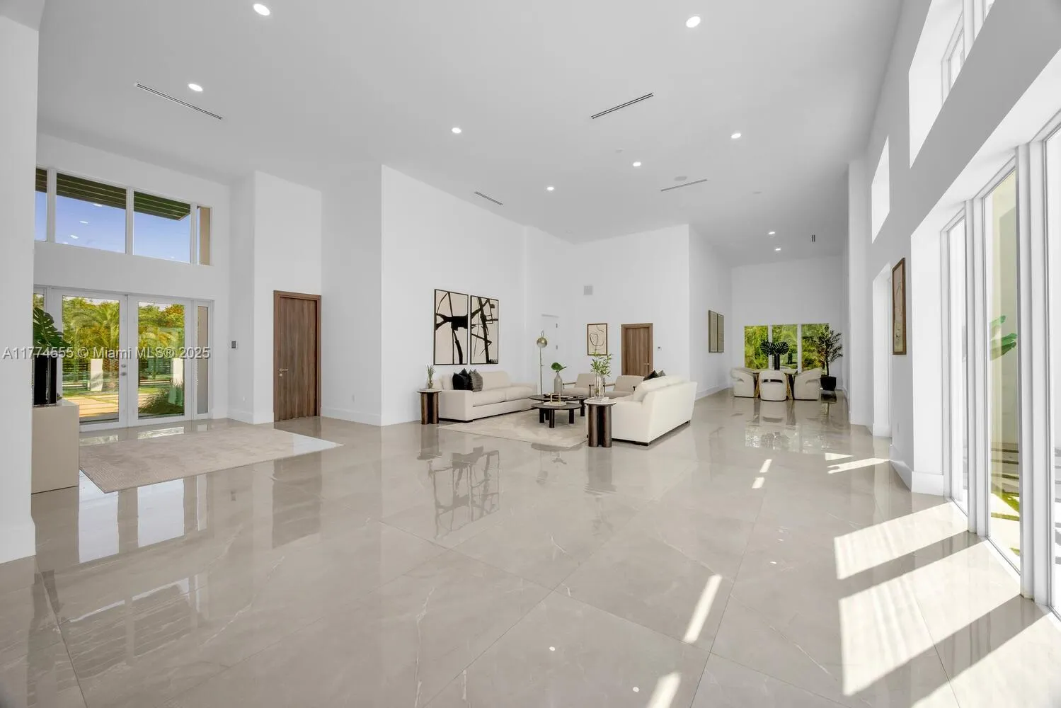 Miami, Florida 33176, United States, 4 Bedrooms Bedrooms, ,5 BathroomsBathrooms,Residential,Active,104475