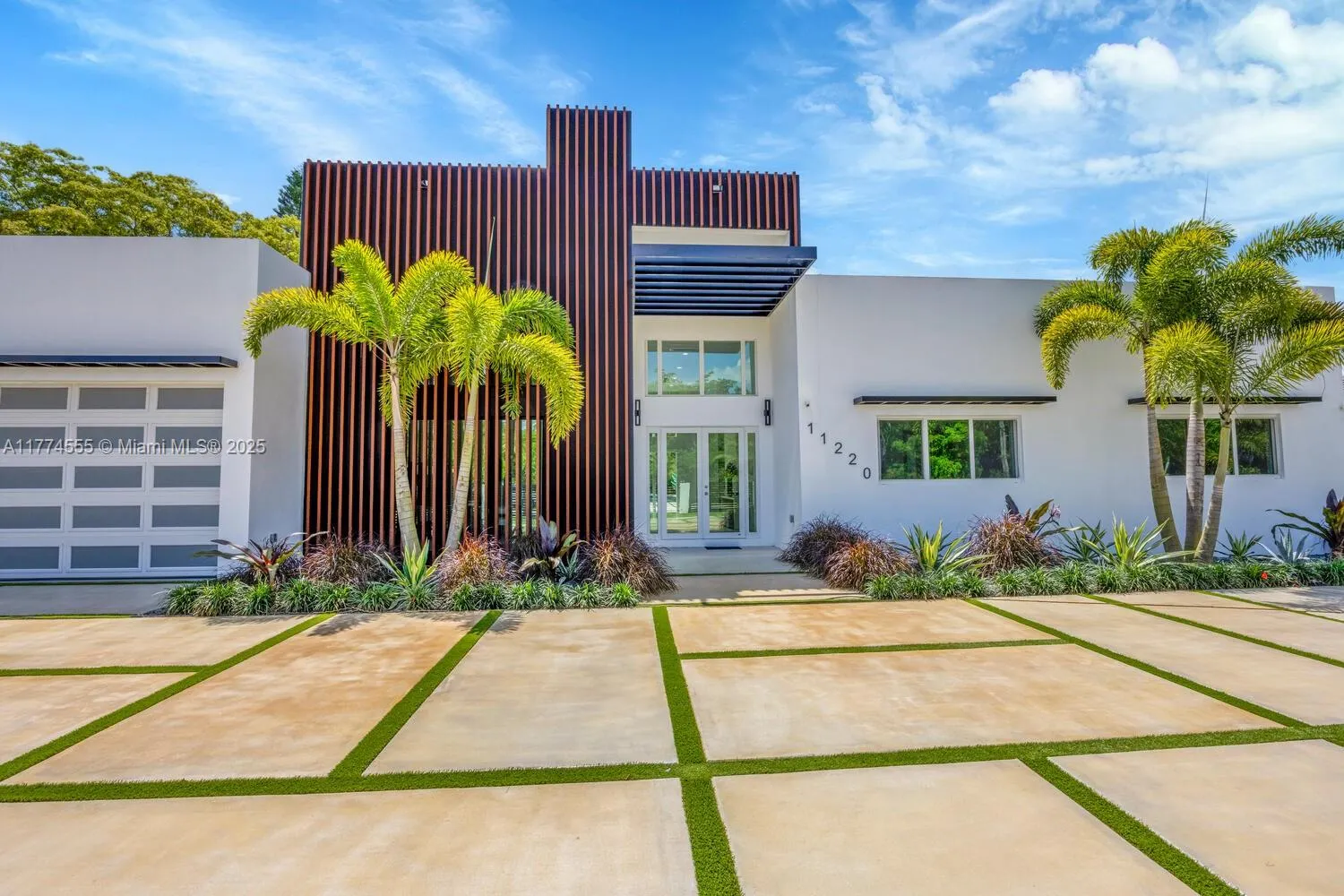 Miami, Florida 33176, United States, 4 Bedrooms Bedrooms, ,5 BathroomsBathrooms,Residential,Active,104475