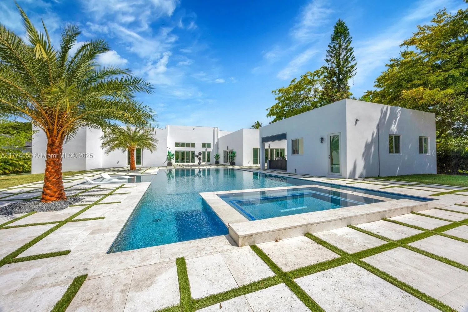Miami, Florida 33176, United States, 4 Bedrooms Bedrooms, ,5 BathroomsBathrooms,Residential,Active,104475