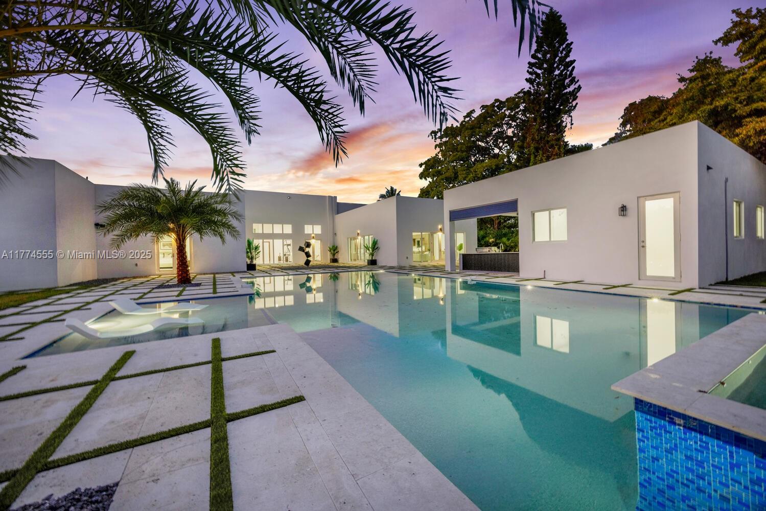 11220 Sw 95th St, Miami, Broward County, Florida - 4 Bedrooms  
5 Bathrooms - 
