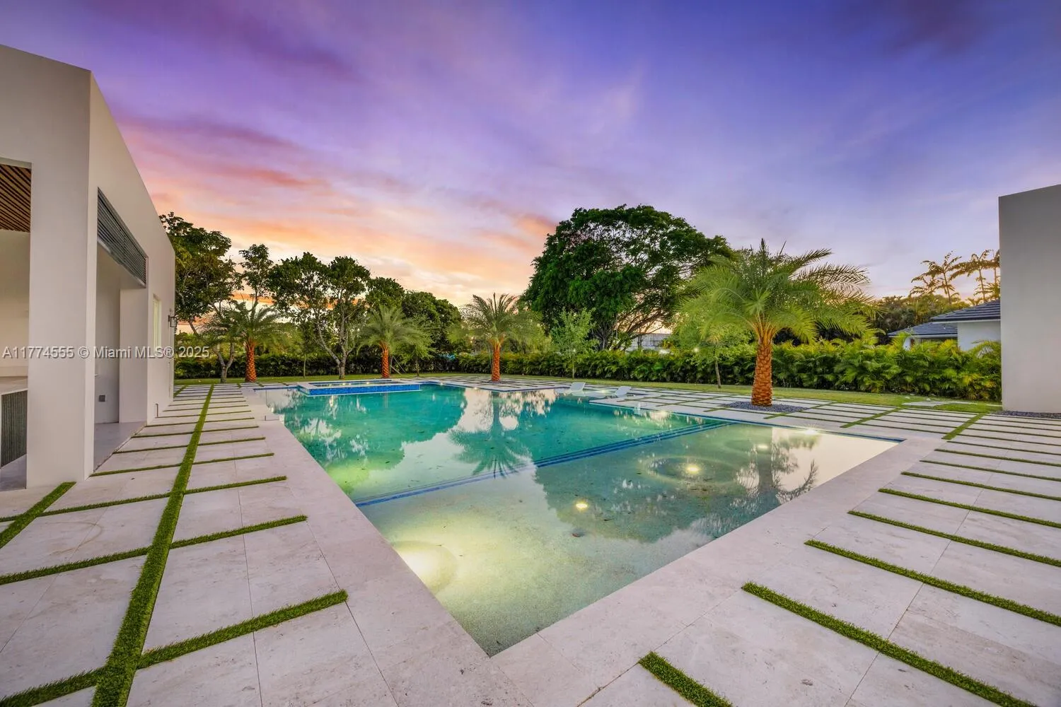 Miami, Florida 33176, United States, 4 Bedrooms Bedrooms, ,5 BathroomsBathrooms,Residential,Active,104475