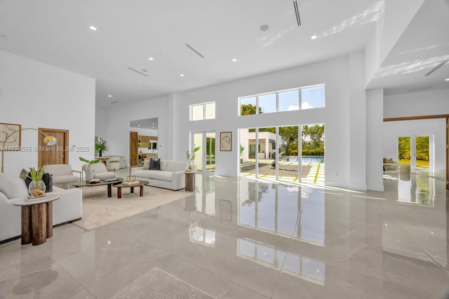 Miami, Florida 33176, United States, 4 Bedrooms Bedrooms, ,5 BathroomsBathrooms,Residential,Active,104475