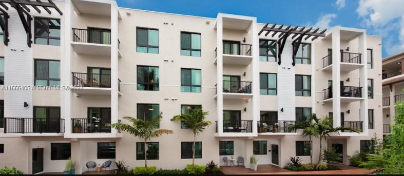 8265 NW 41st St C-202