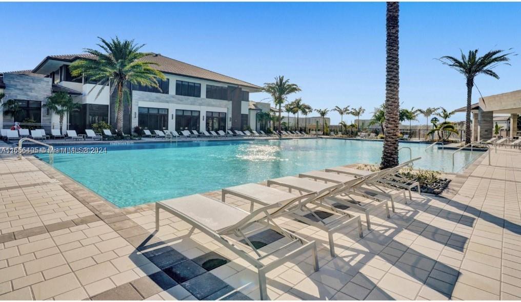 8265 NW 41st St C-202