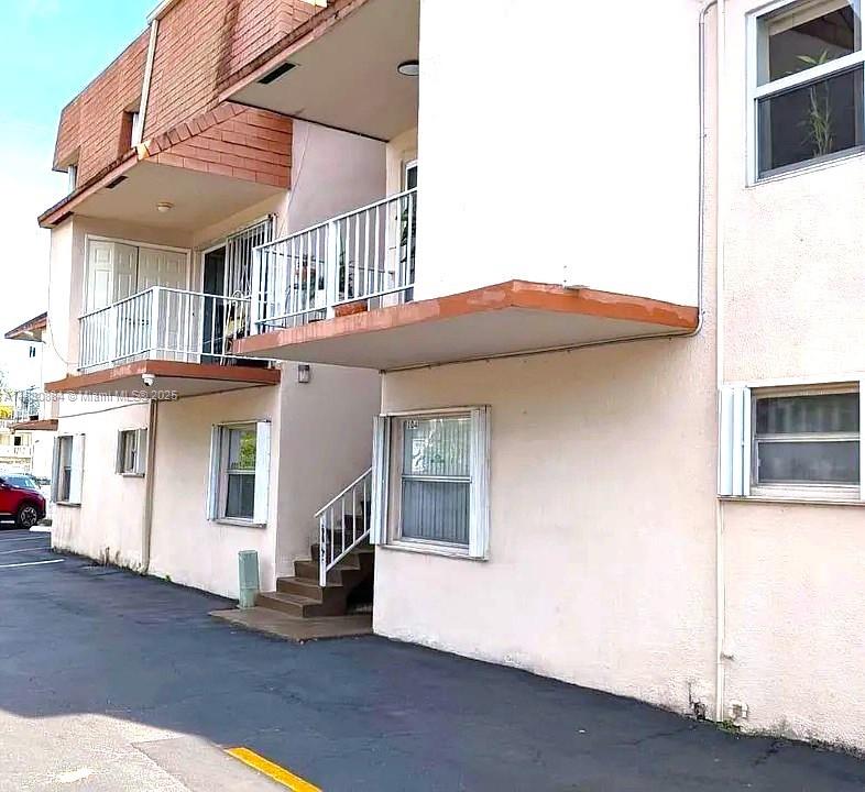 1590 W 46th St 233
