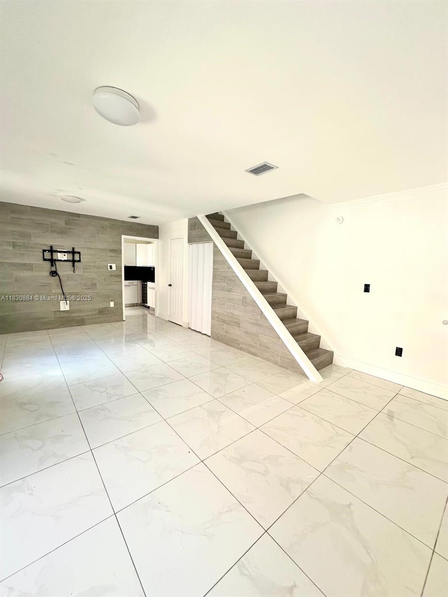 1590 W 46th St 233