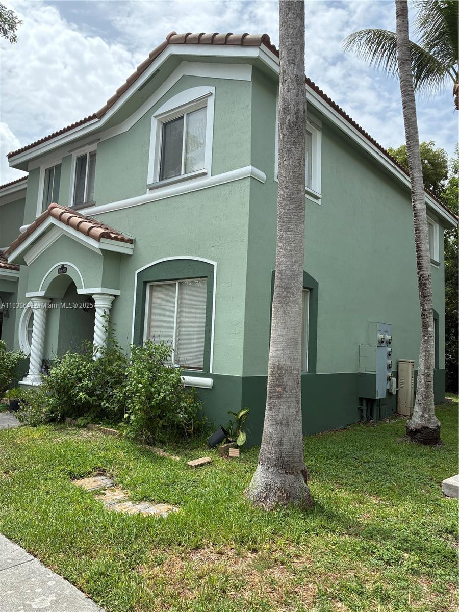 Well maintained 3-bedroom 3-bath townhome style condo in Keys Cove. Brand new A/C unit installed. This unit is priced to sell & ready for its new owner to call it Home Sweet Home.