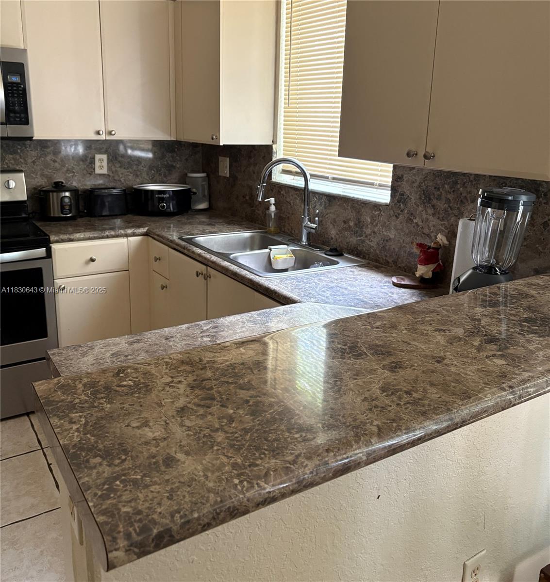 1549 SE 24th Ct 225, Homestead, FL, 33035/$304,000 2 1549 SE 24th Ct 225