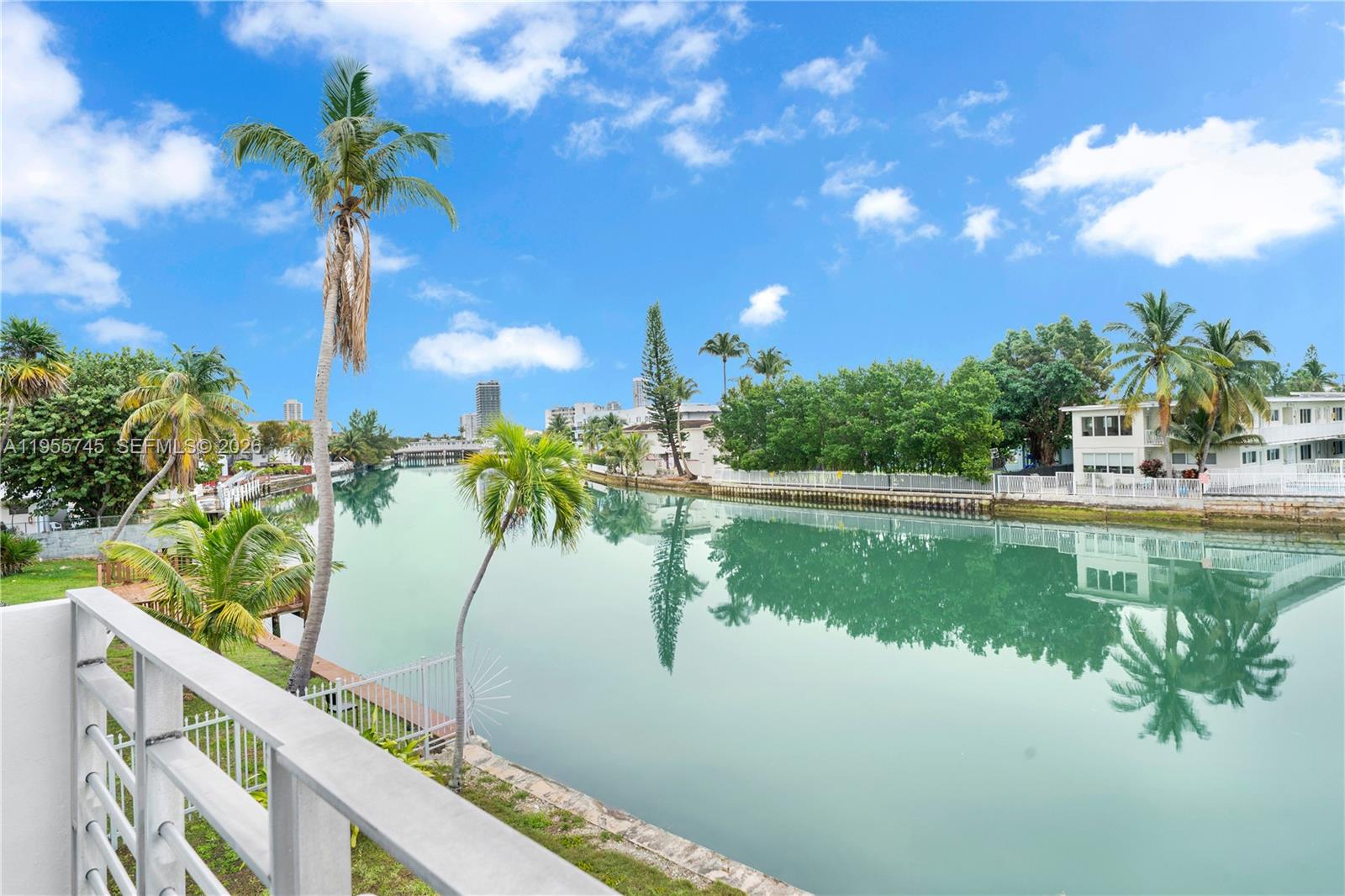 SOUTH SHORE YACHT AND GOL - Residential