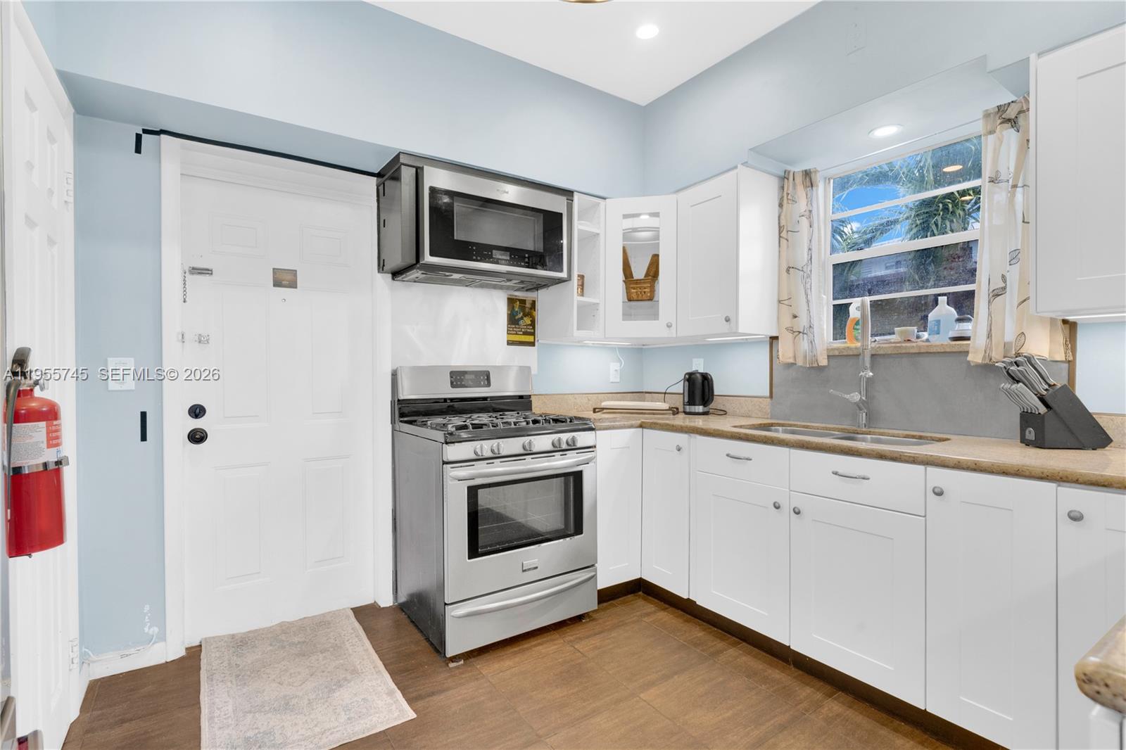 SOUTH SHORE YACHT AND GOL - Residential