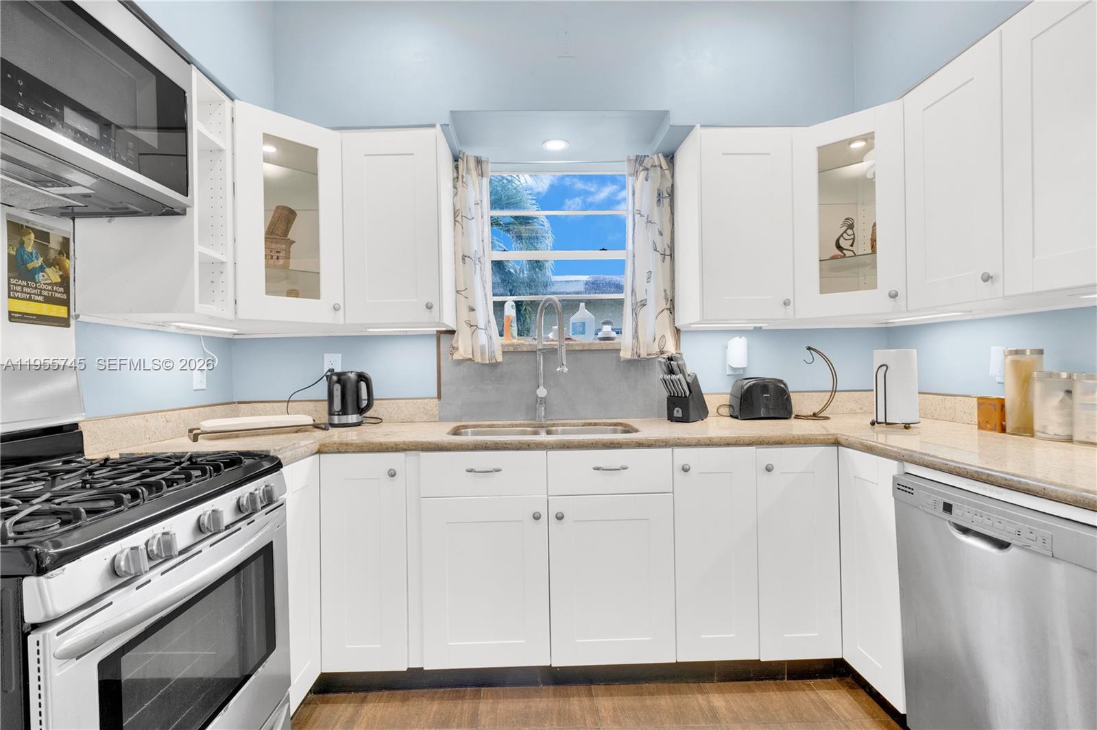 SOUTH SHORE YACHT AND GOL - Residential