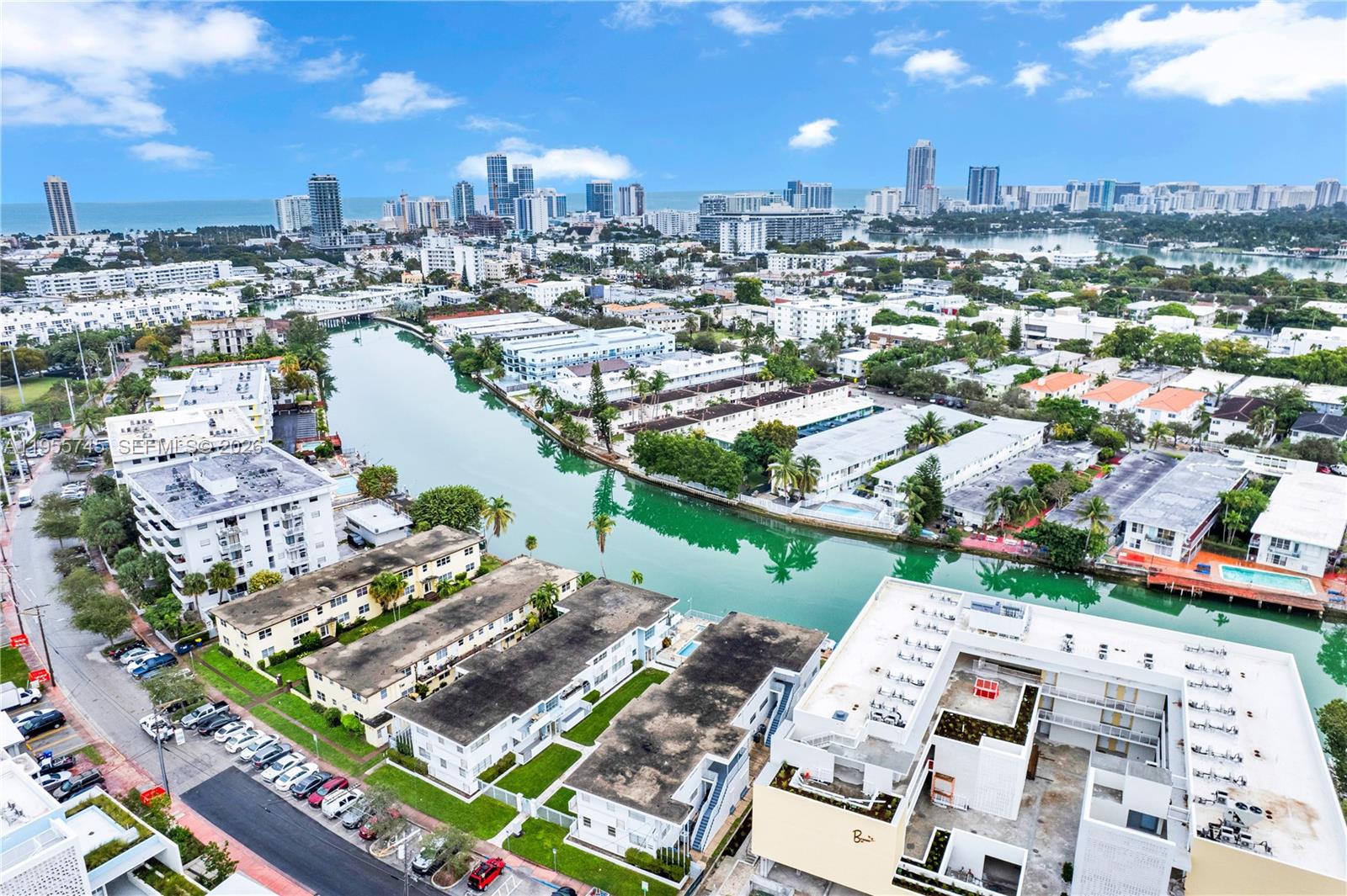 SOUTH SHORE YACHT AND GOL - Residential