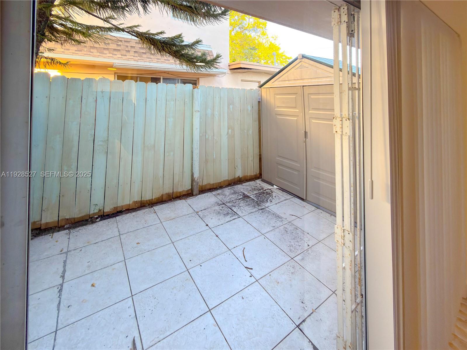 CORAM GARDENS TOWNHOUSE C - Residential Lease