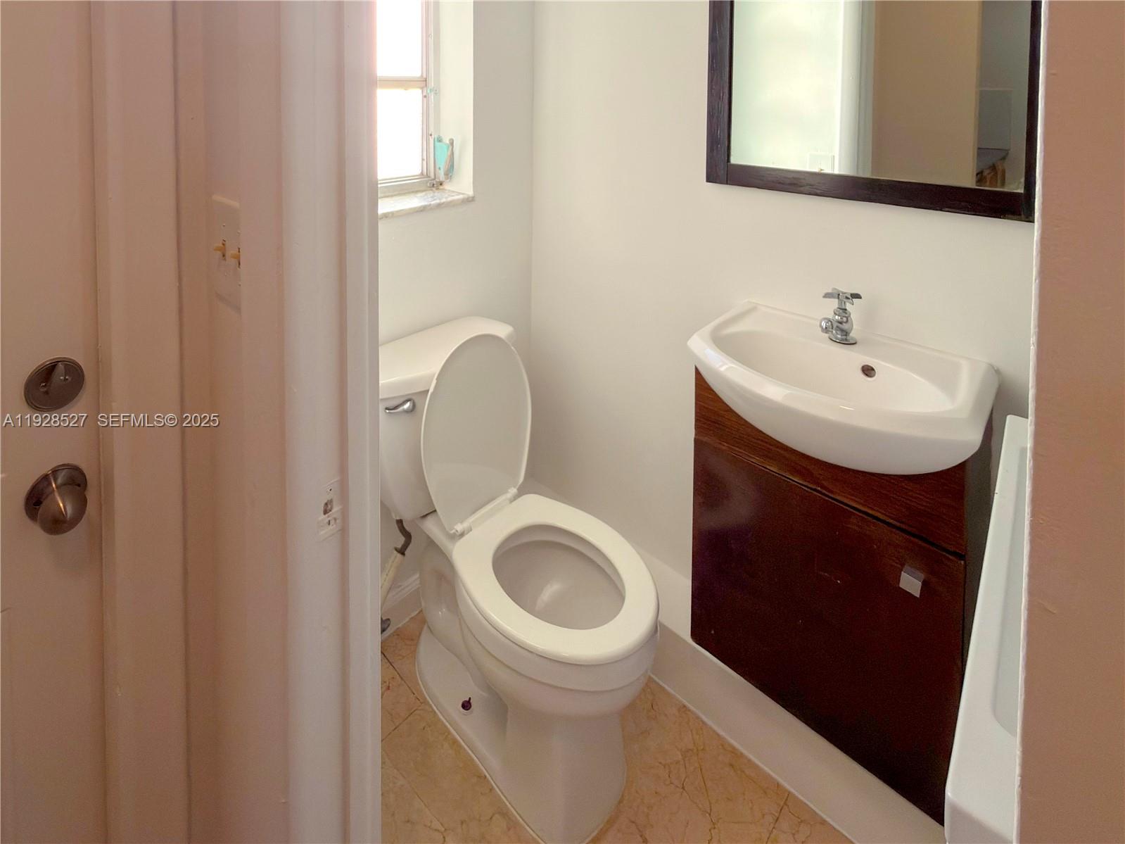 CORAM GARDENS TOWNHOUSE C - Residential Lease