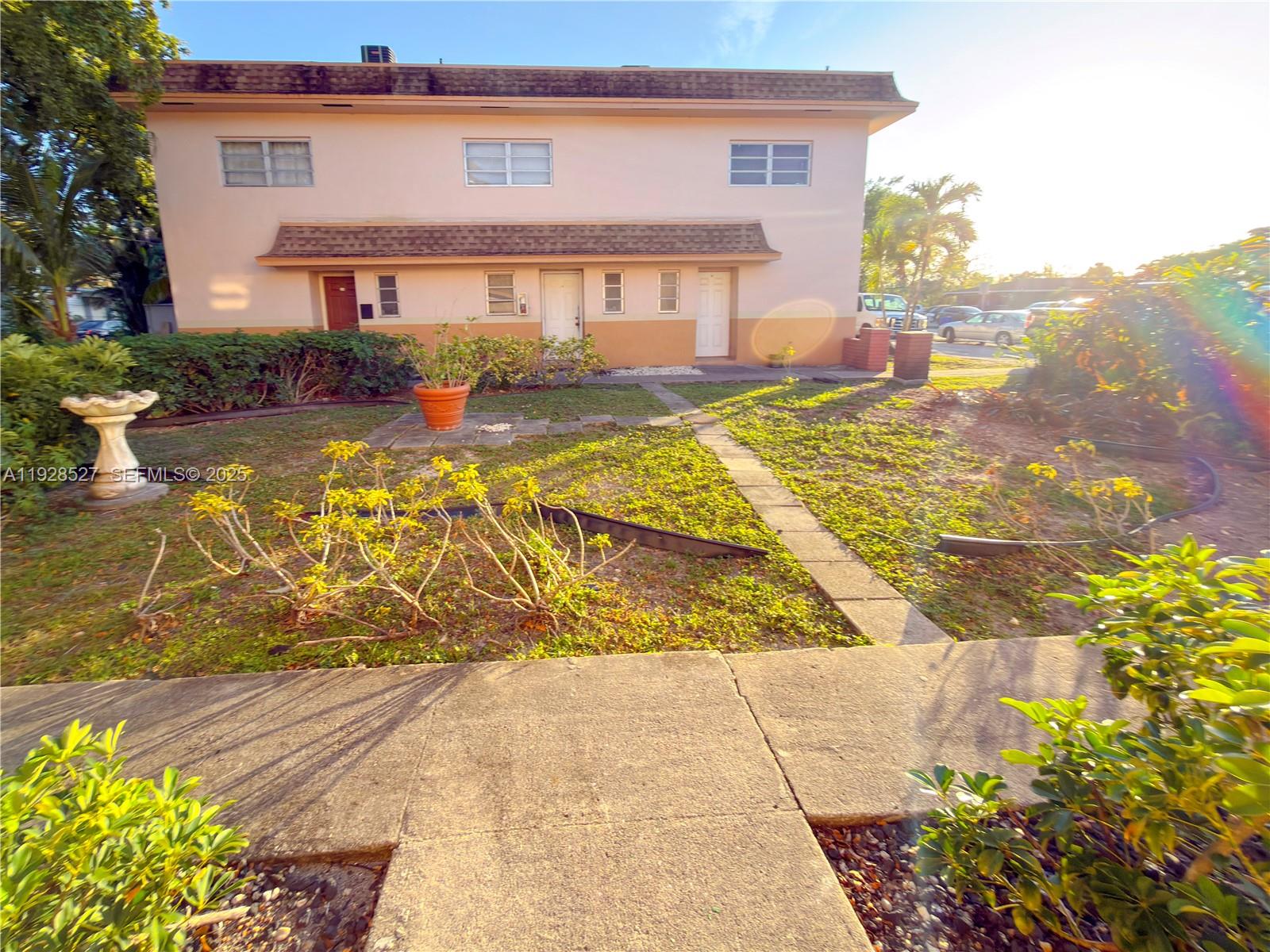 CORAM GARDENS TOWNHOUSE C - Residential Lease