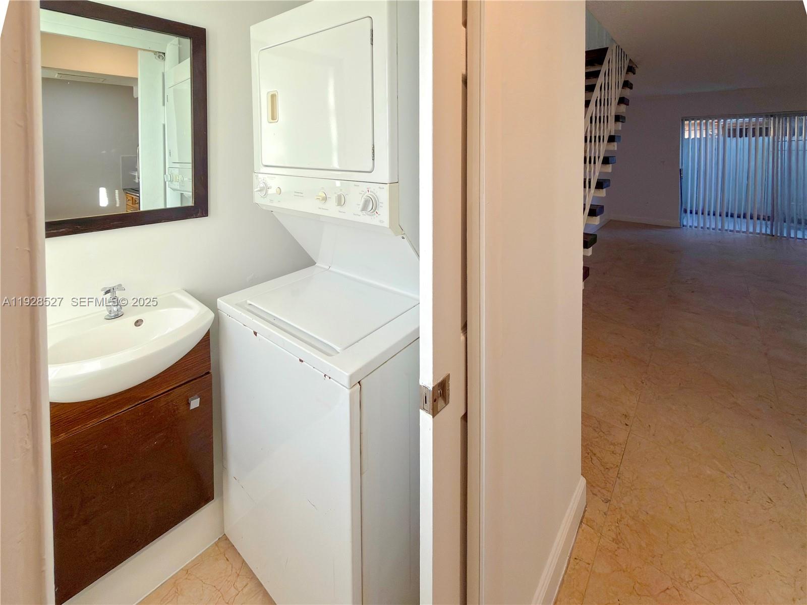 CORAM GARDENS TOWNHOUSE C - Residential Lease