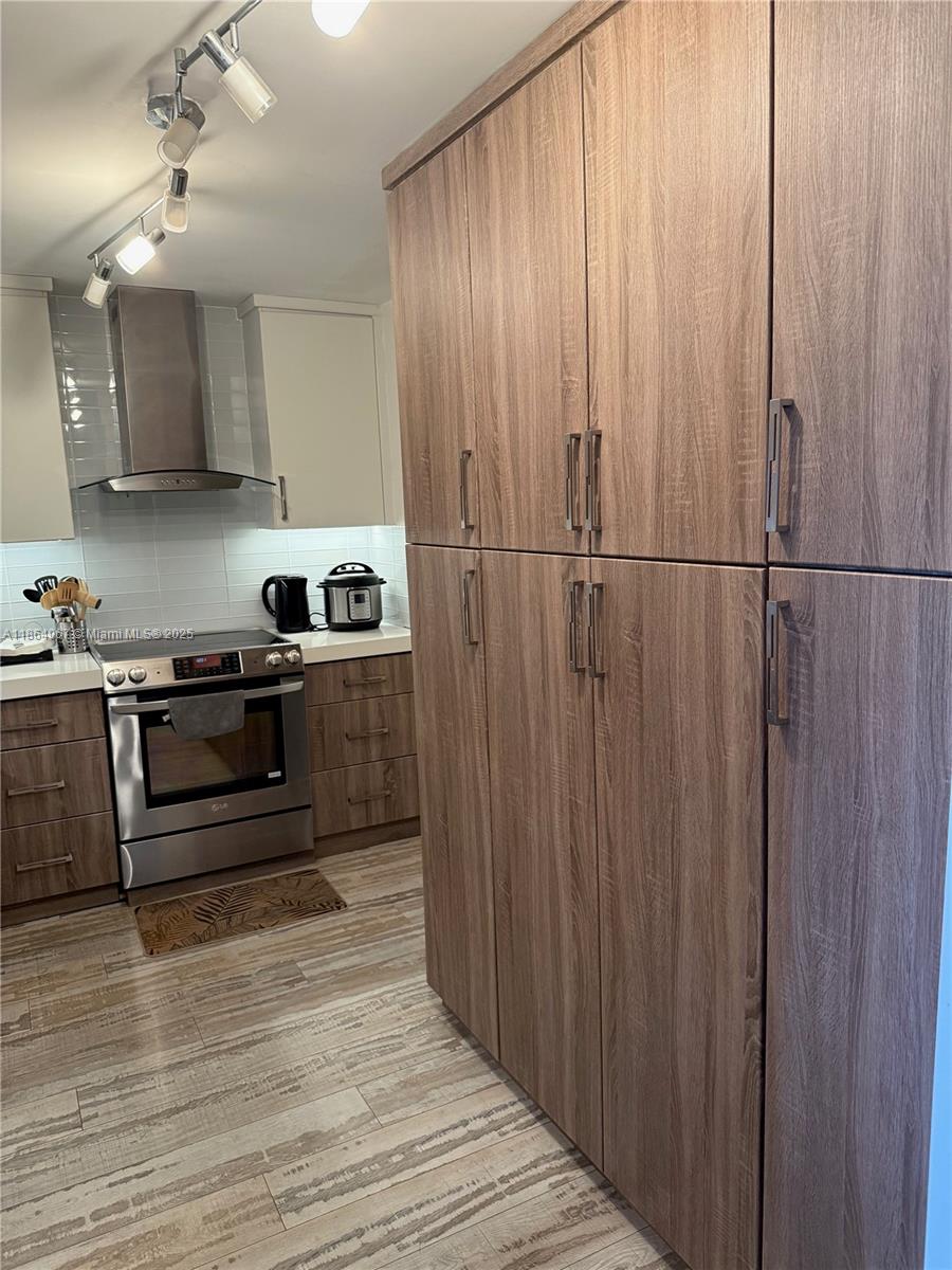 ROYAL EMBASSY CONDO - Residential