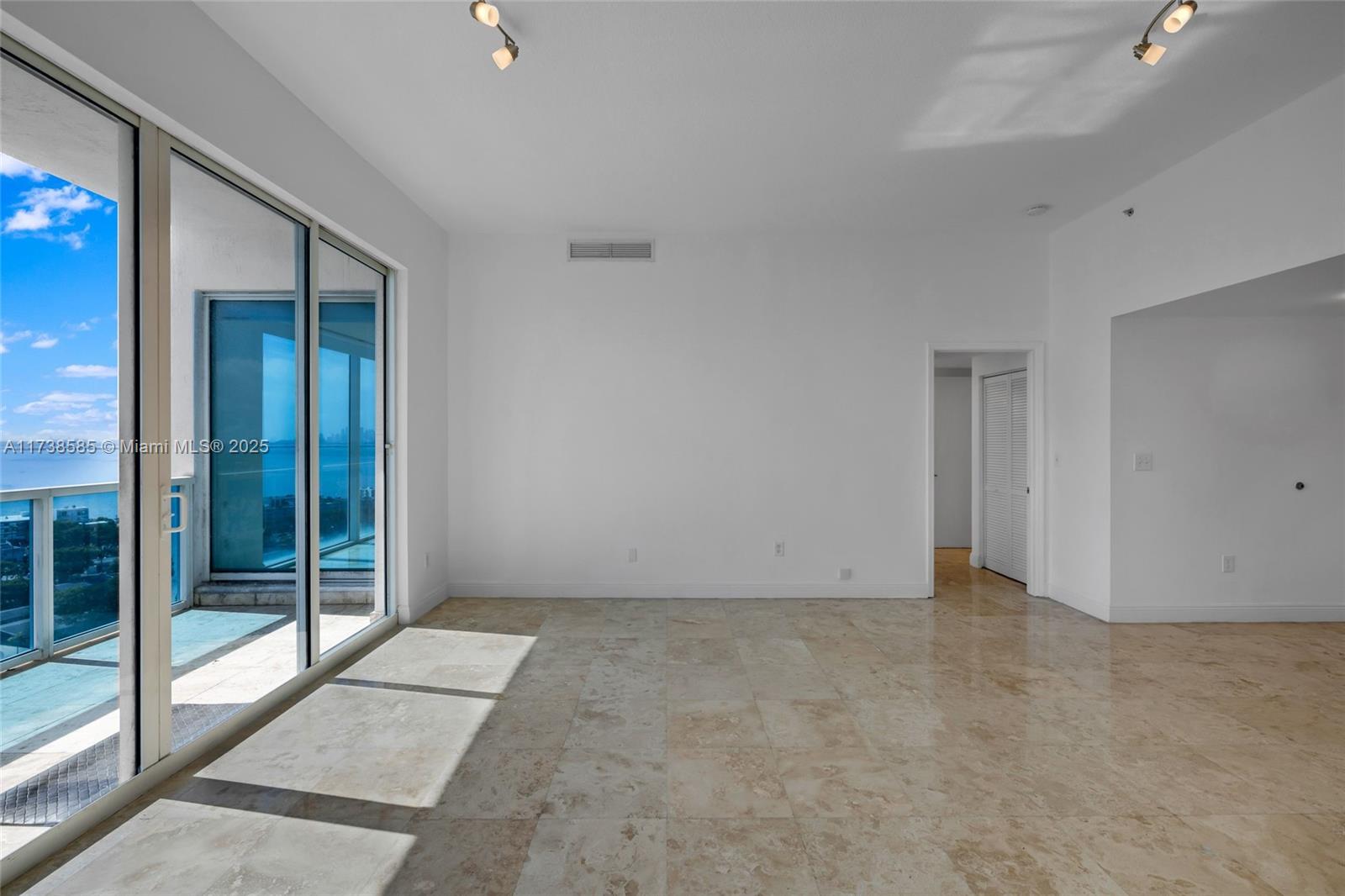 1881 79th St Cswy 2106