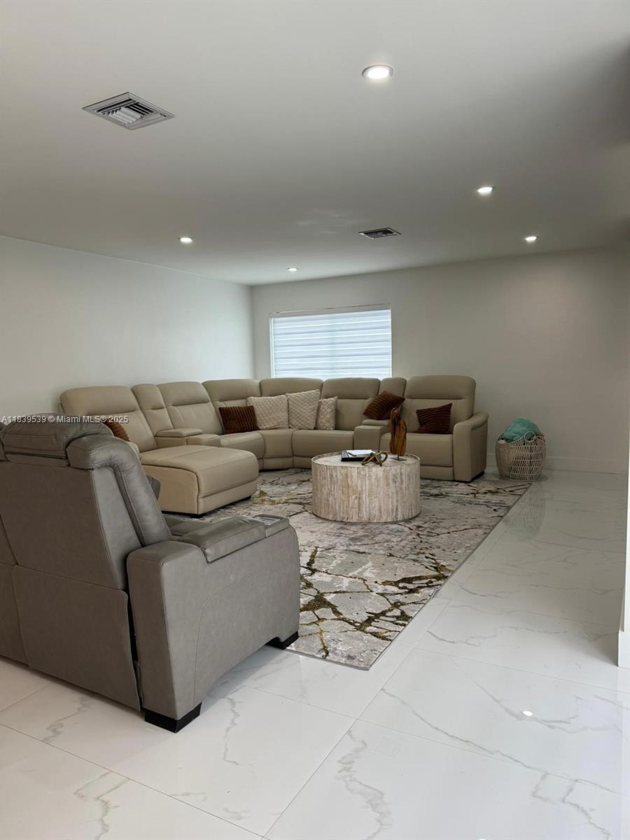 9720 Bel Aire Dr N/A