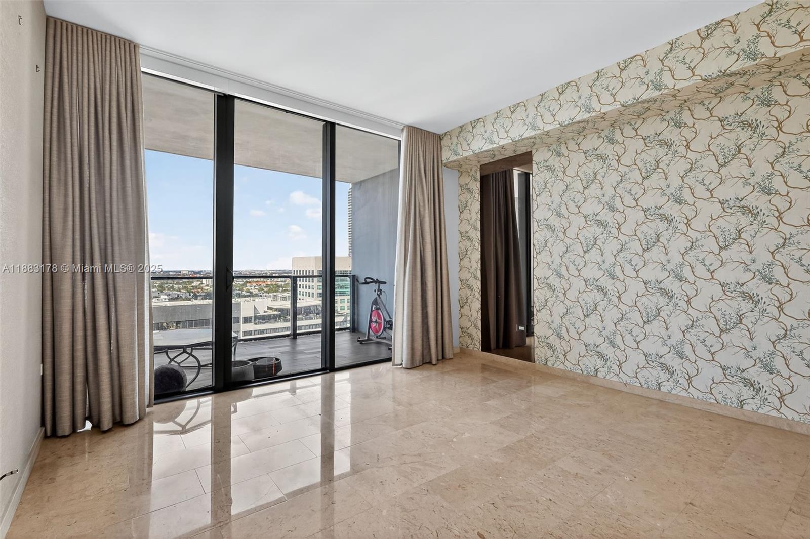 RISE CONDO - Residential