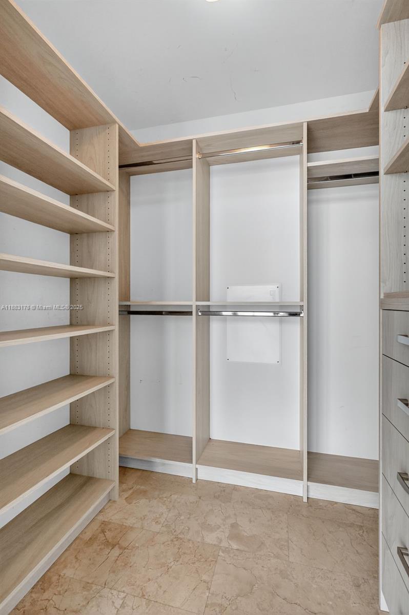 RISE CONDO - Residential