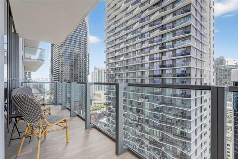 88 SW 7th St 2402 Miami FL 33130