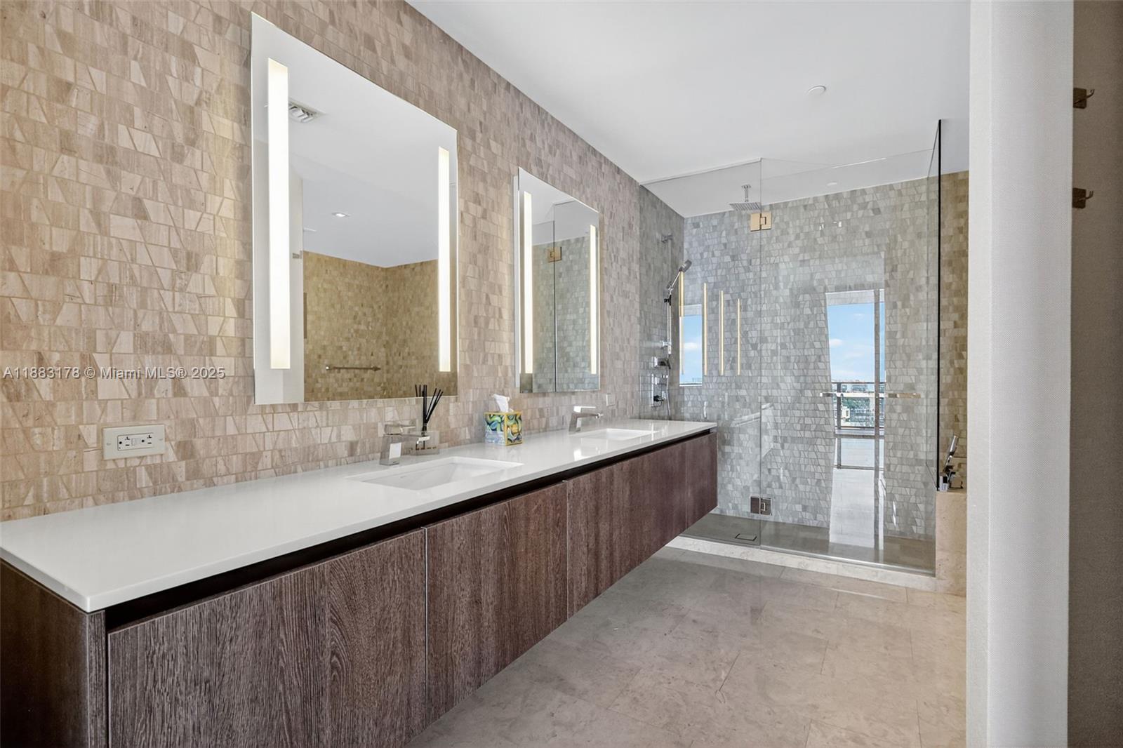 RISE CONDO - Residential