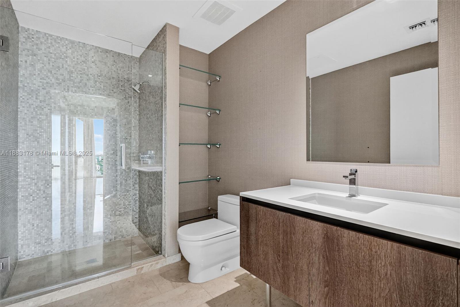 RISE CONDO - Residential