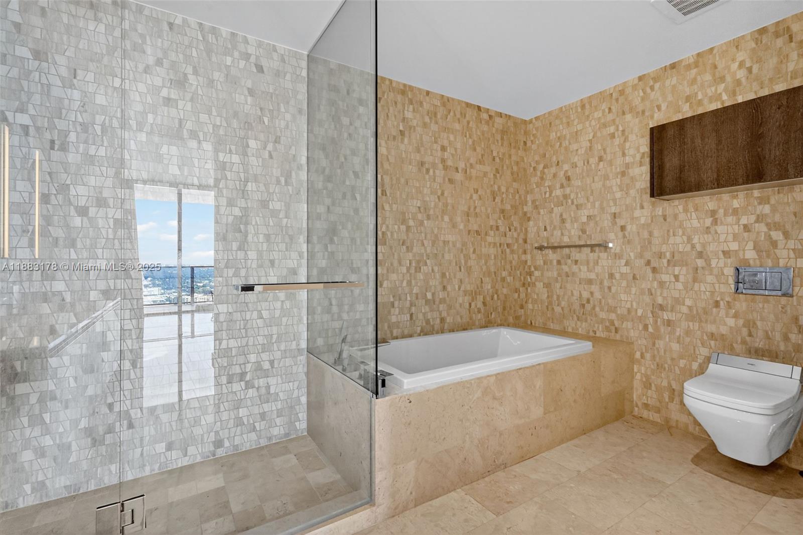 RISE CONDO - Residential