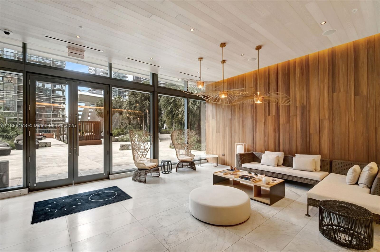 RISE CONDO - Residential