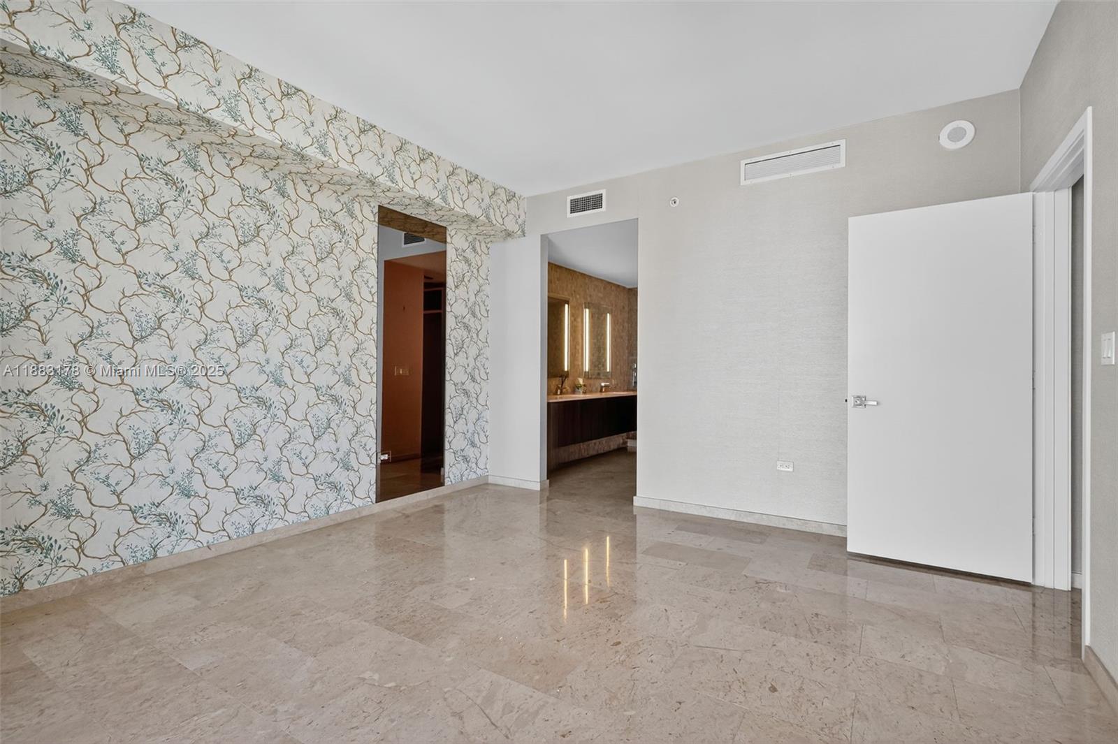 RISE CONDO - Residential