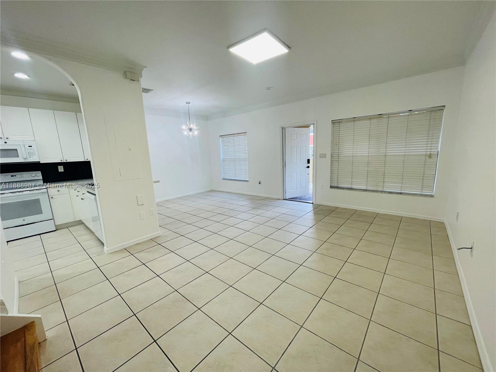 MERRICK PRESERVE CONDO BL - Residential Lease
