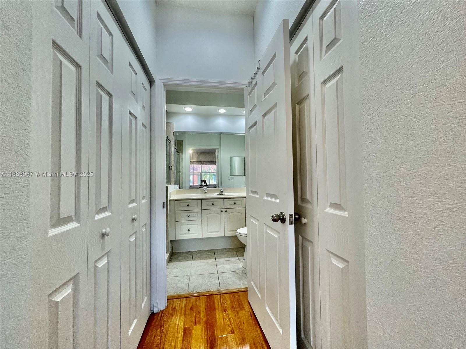 MERRICK PRESERVE CONDO BL - Residential Lease