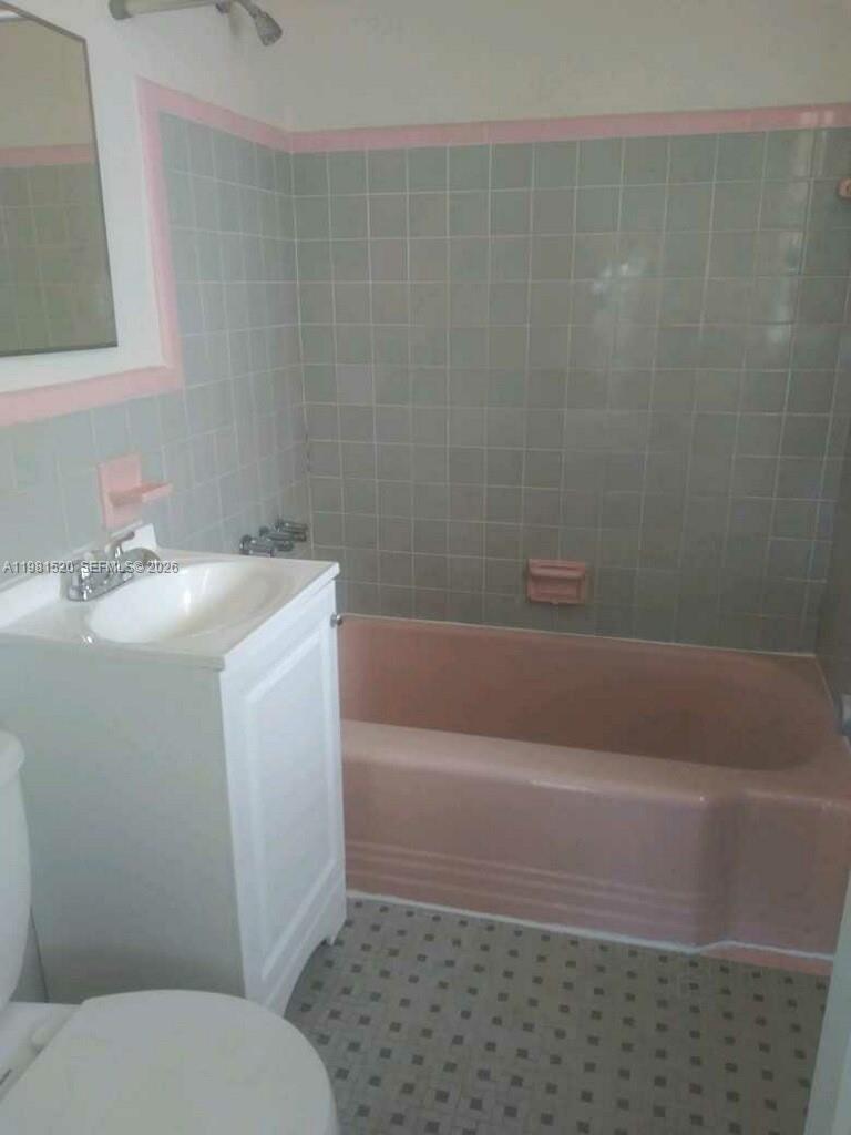 CORAL GABLES BILTMORE SEC - Residential Lease