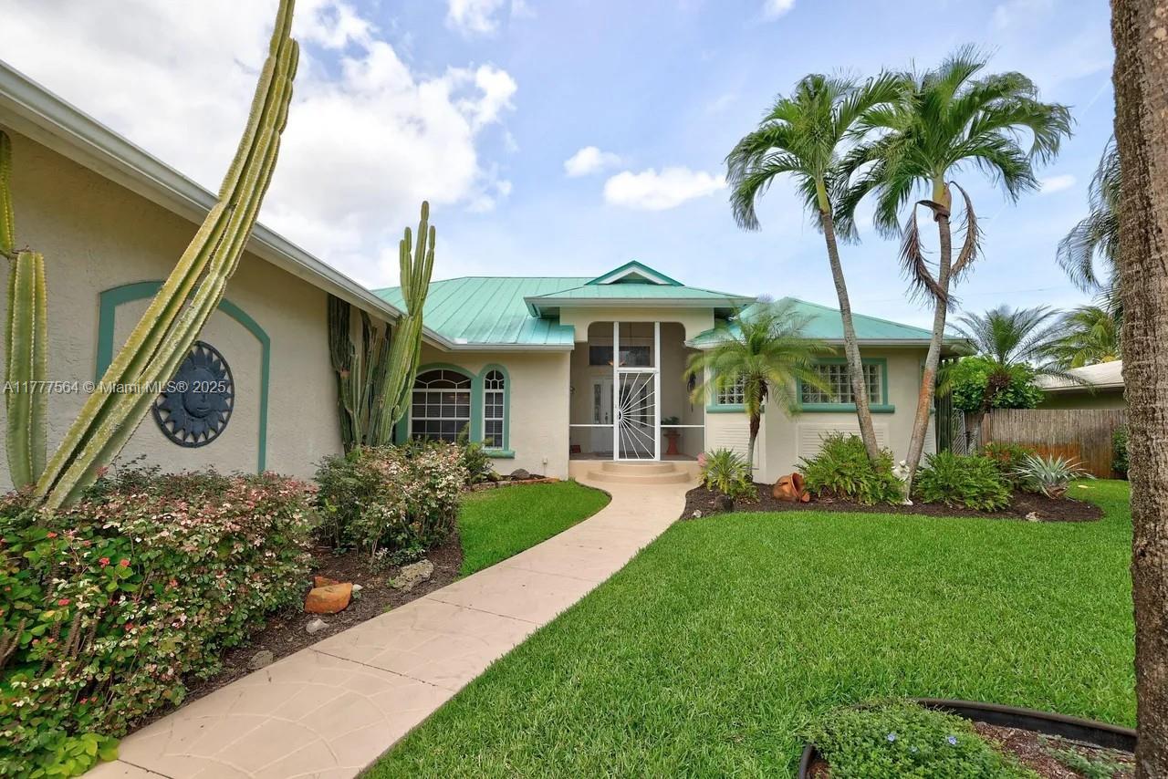 Property for Sale at 516 Sw South Carolina Dr, Stuart, Martin County, Florida - Bedrooms: 3 
Bathrooms: 3  - $1,550,000