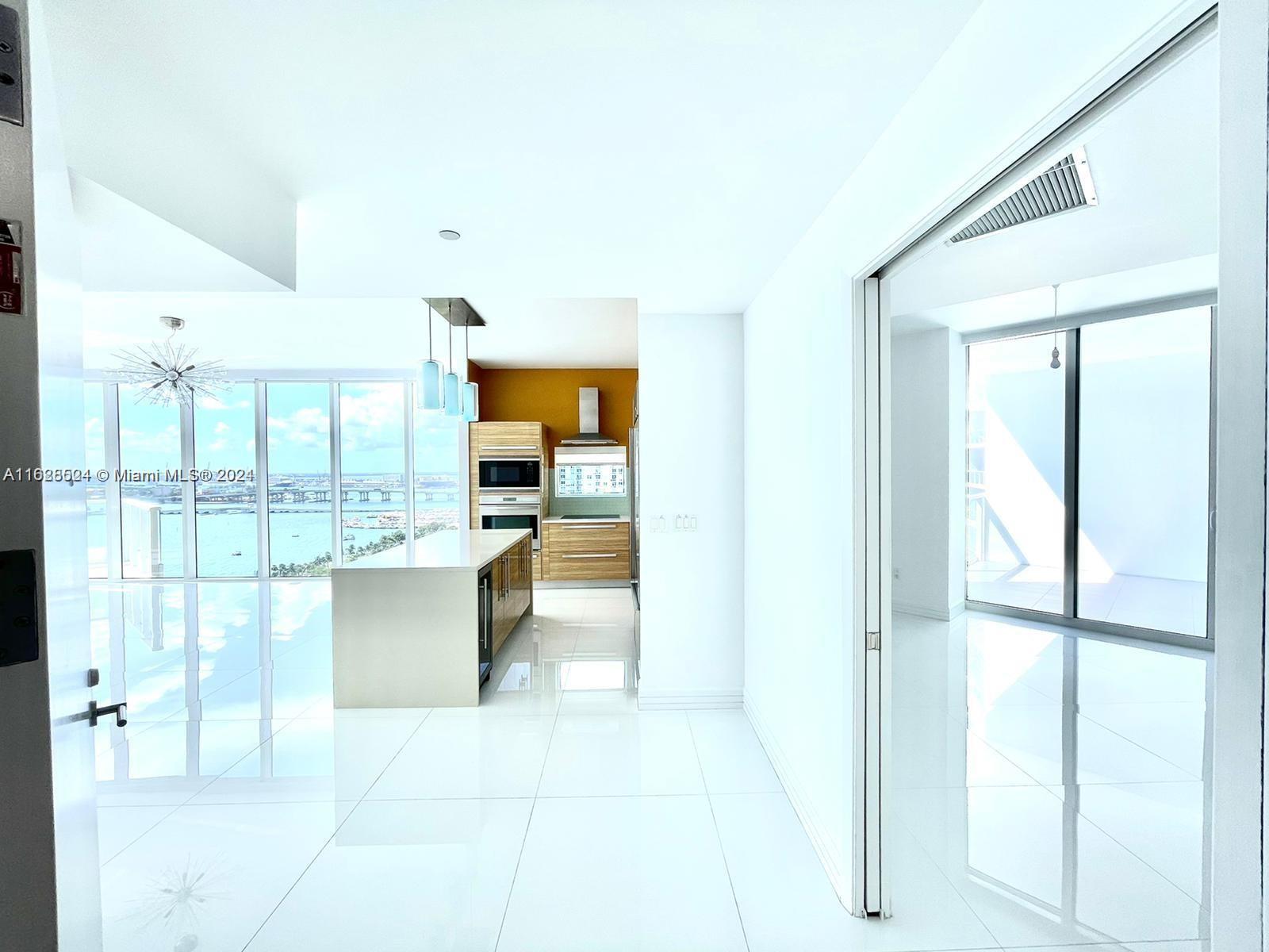 PARAMOUNT BAY CONDO - Residential Lease