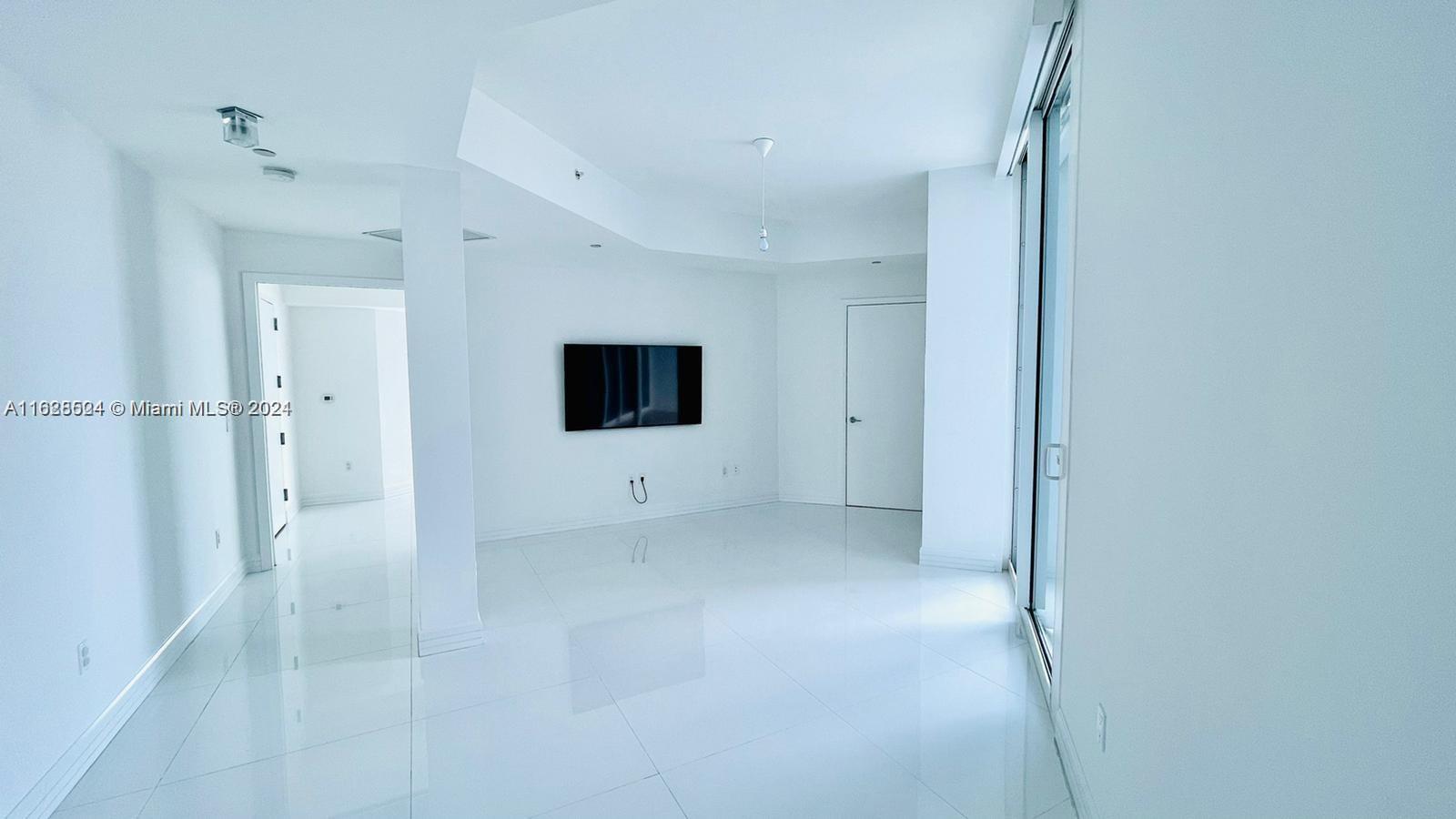 PARAMOUNT BAY CONDO - Residential Lease