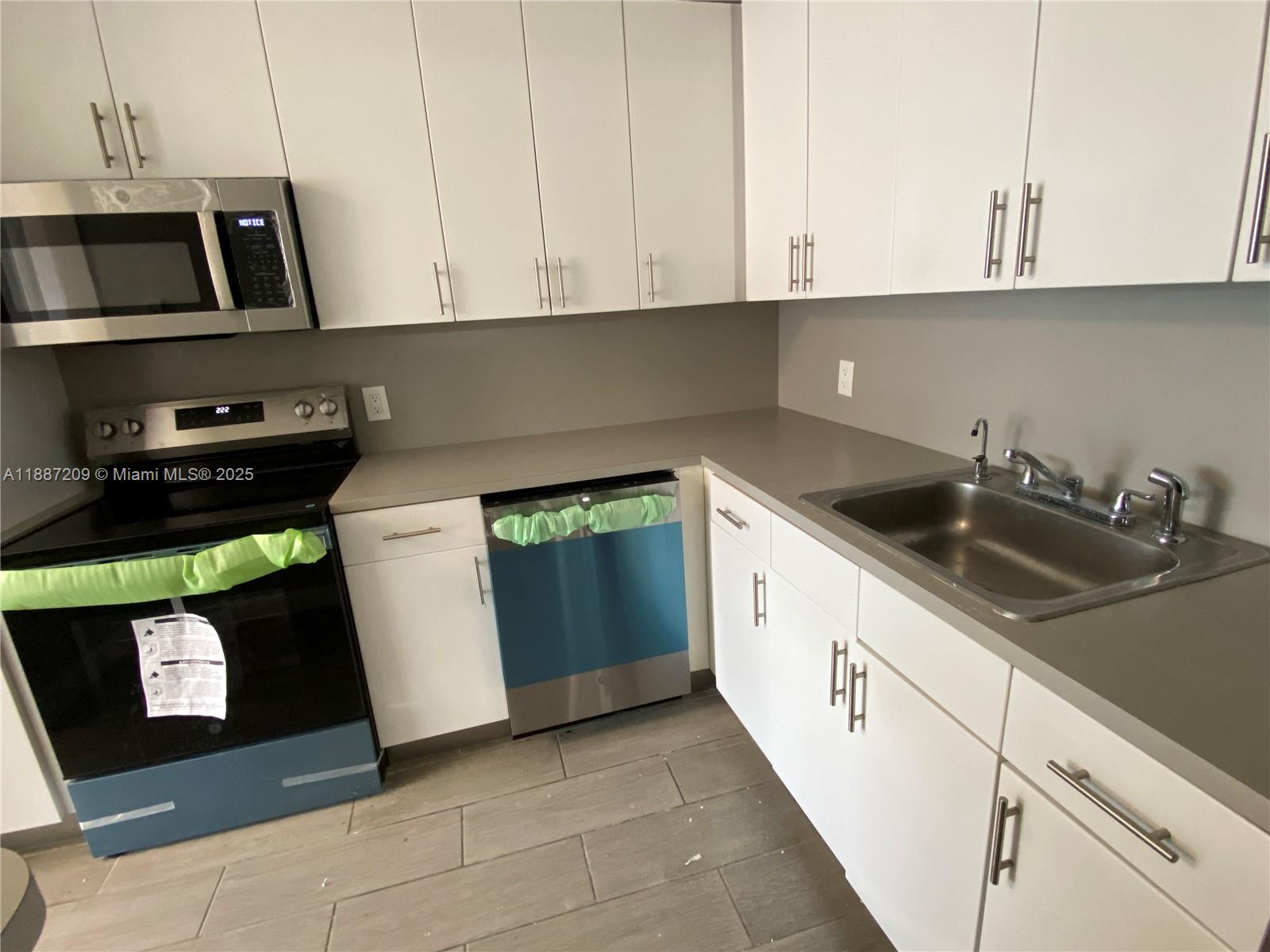 CRESTVIEW TOWERS CONDO - Residential Lease