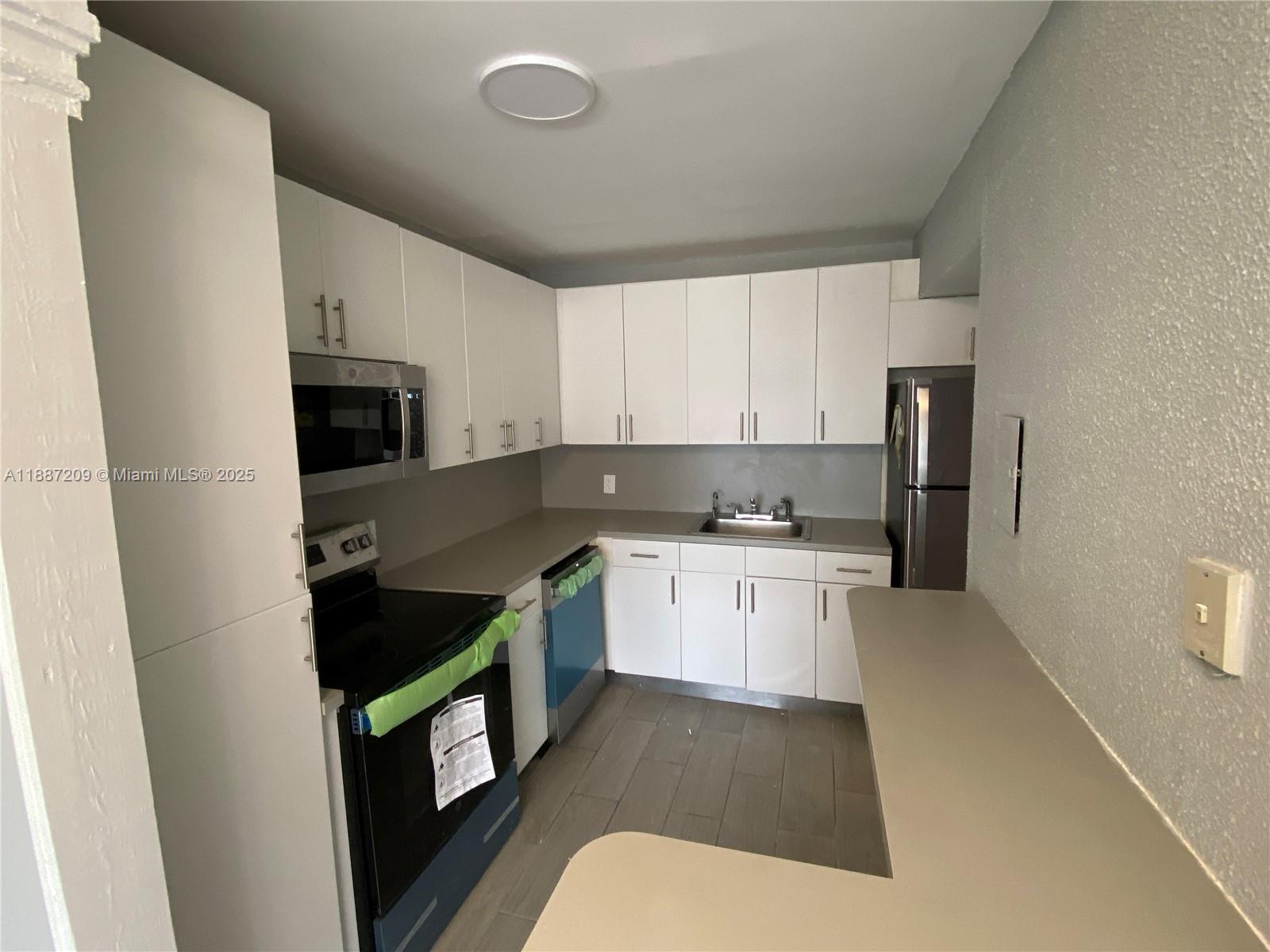 CRESTVIEW TOWERS CONDO - Residential Lease
