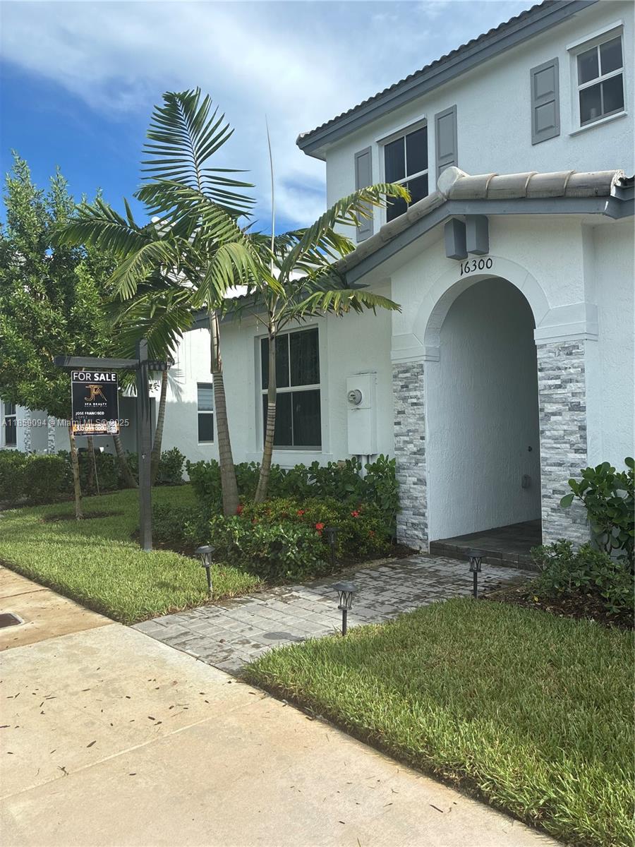 PARADISE PINES - Residential