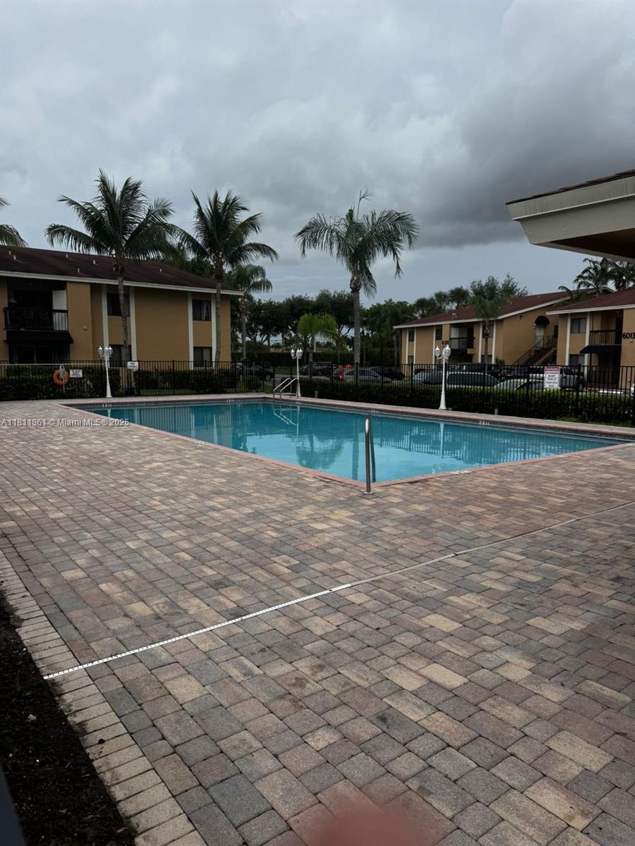 LAURELS AT SHERWOOD CONDO - Residential