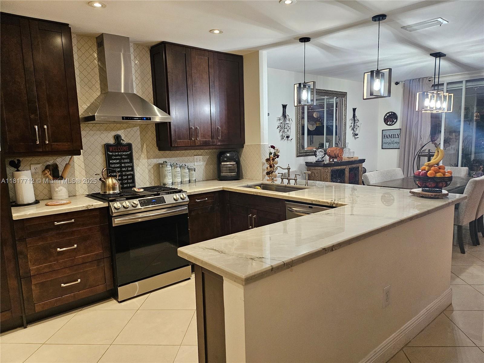 10270 Nw 46th St, Doral, Miami-Dade County, Florida - 3 Bedrooms  
3 Bathrooms - 