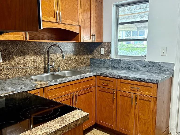 BIRD RD HIGHLANDS - Residential Lease