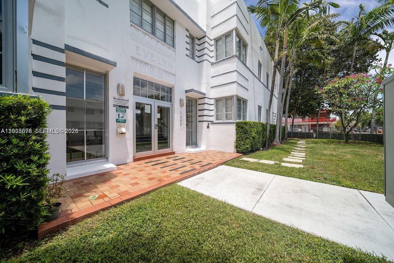 THE EVELYN CONDO - Residential Lease